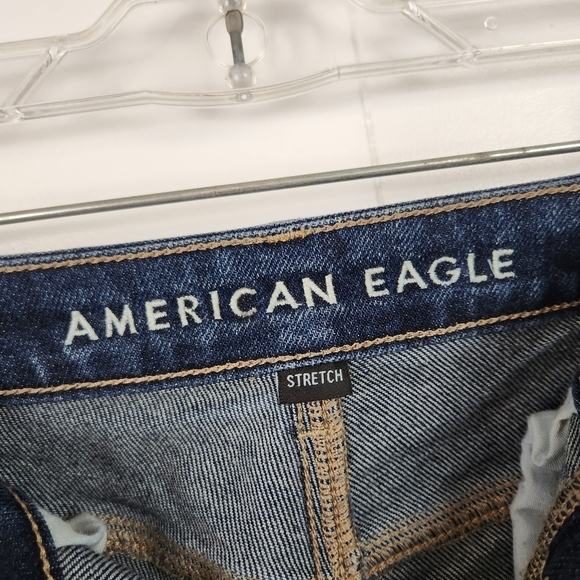 American Eagle AEO Dark Wash Tomgirl Jeans Stretch Cropped Frayed Button Fly 4 - Picture 9 of 13